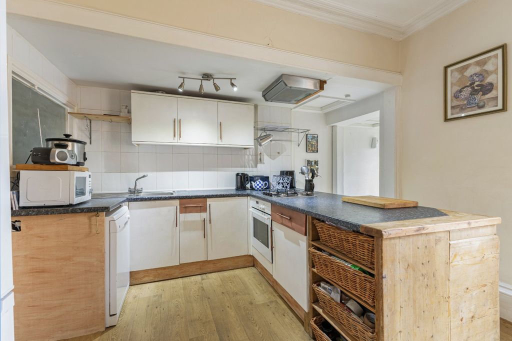 Property photo 3 of 14 Kitchen