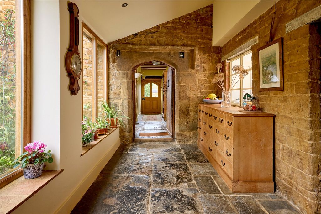 Property photo 3 of 20 Hallway