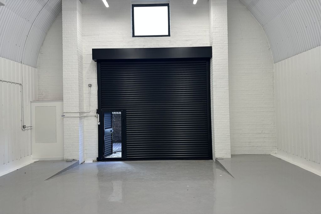 Property photo 3 of 3 An Empty Arch With Lining