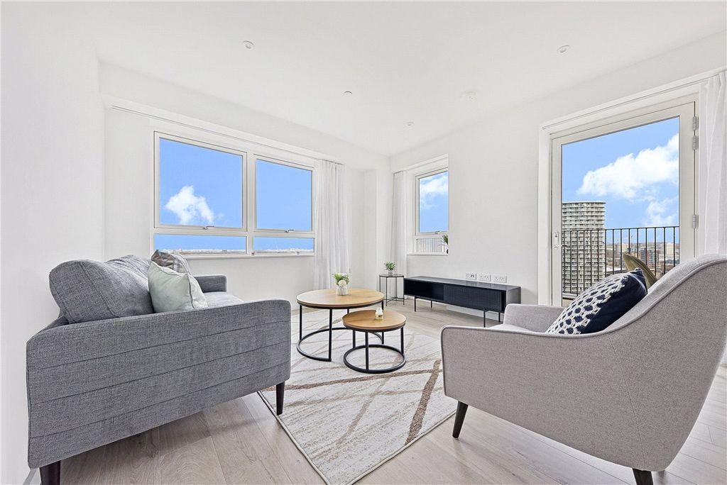 Property photo 2 of 18 Picture No. 23