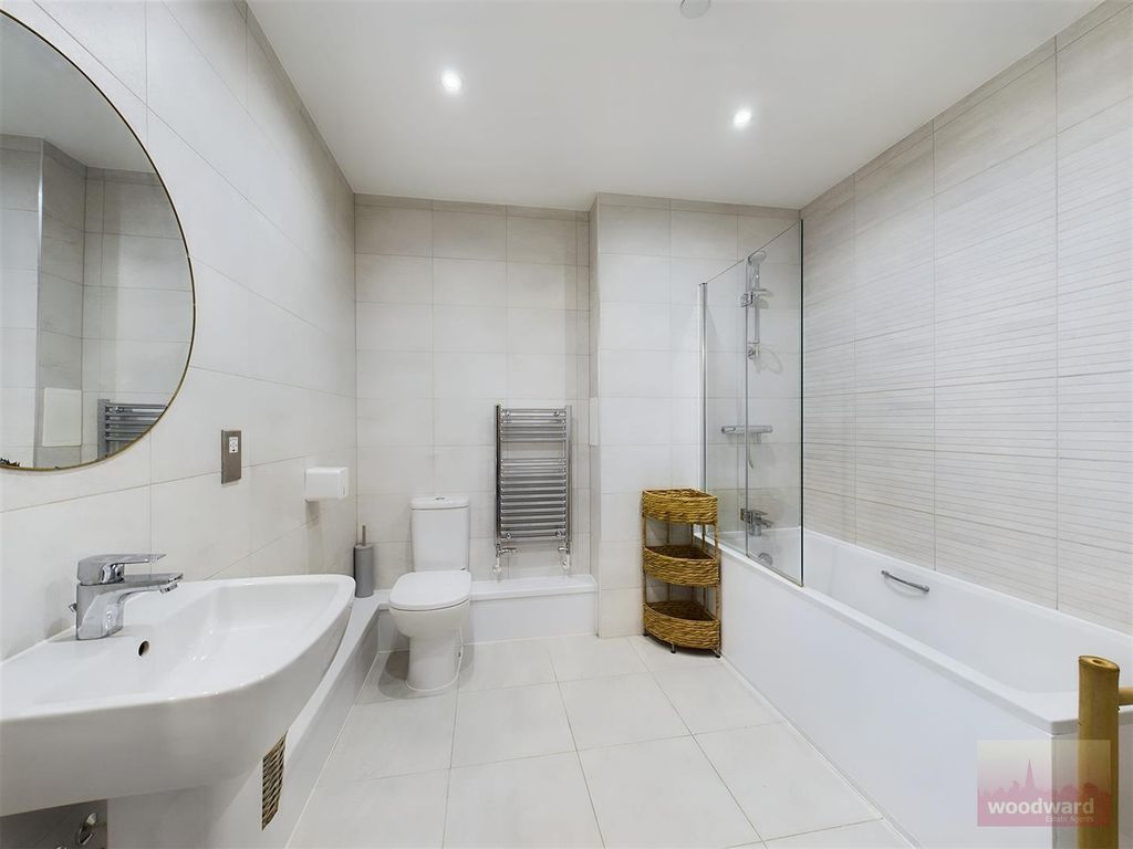 Property photo 3 of 14 Cam01320G0-Pr0043-Still003.Jpg