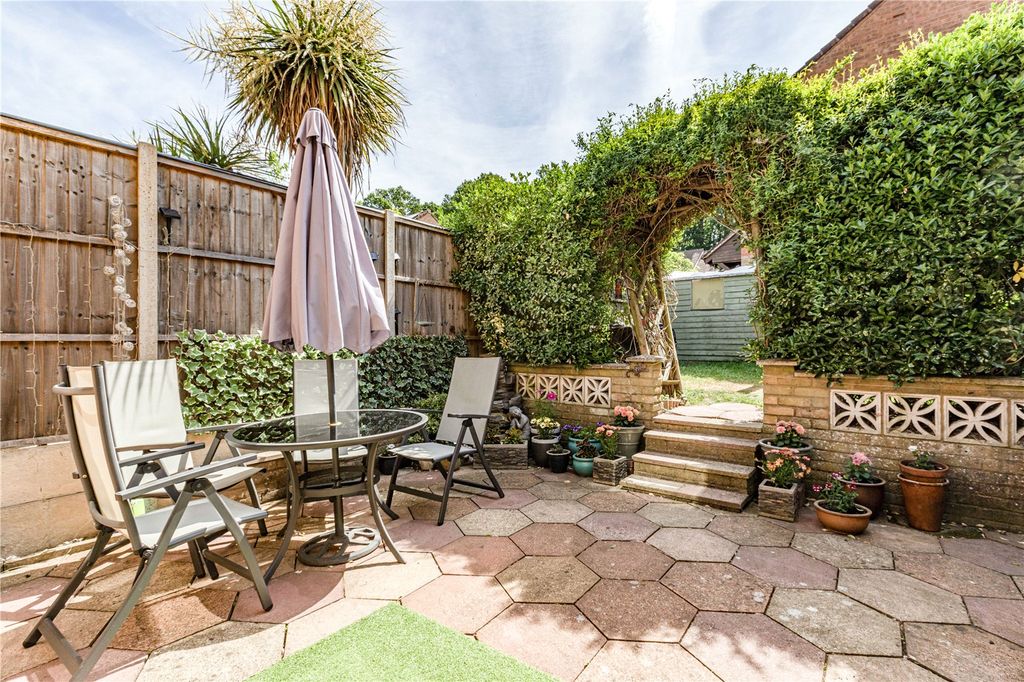 Property photo 2 of 12 Picture No. 16