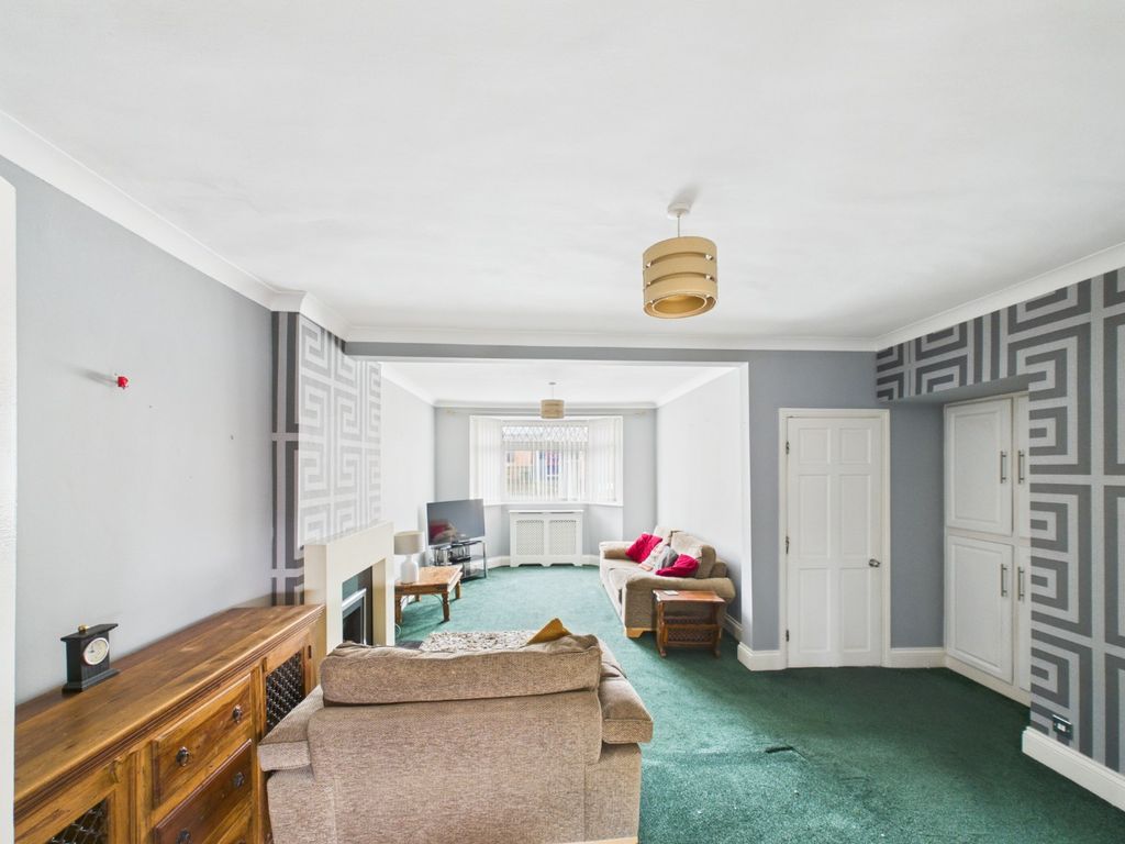 Property photo 3 of 18 4489628