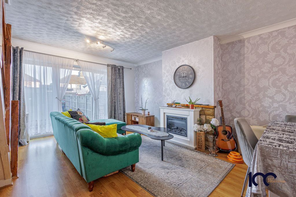 Property photo 2 of 7