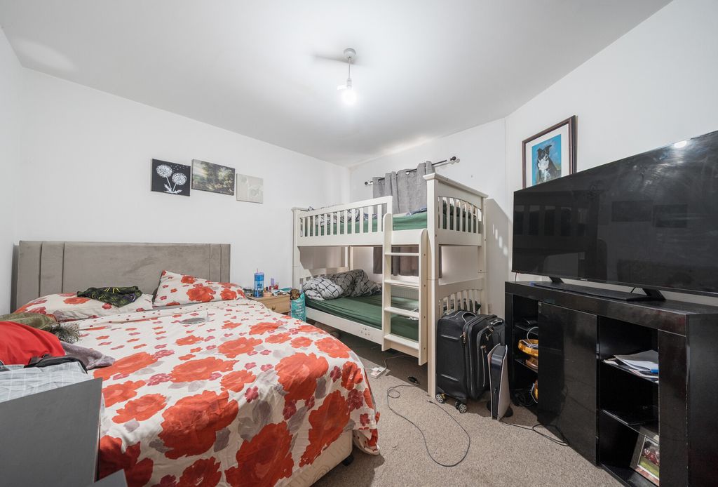 Property photo 3 of 6 1361631-13-68F2Ba...