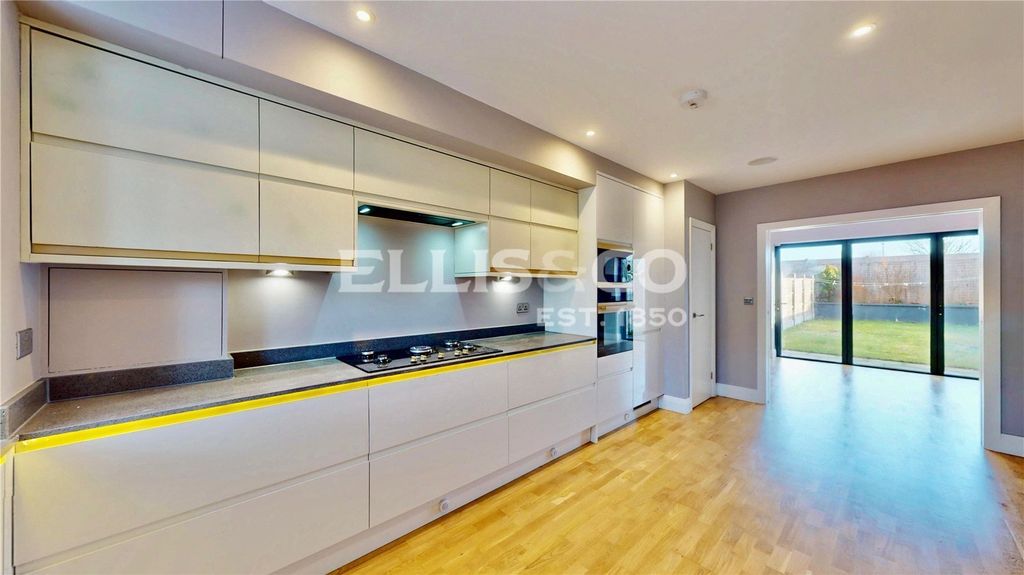 Property photo 3 of 30 Picture No. 25