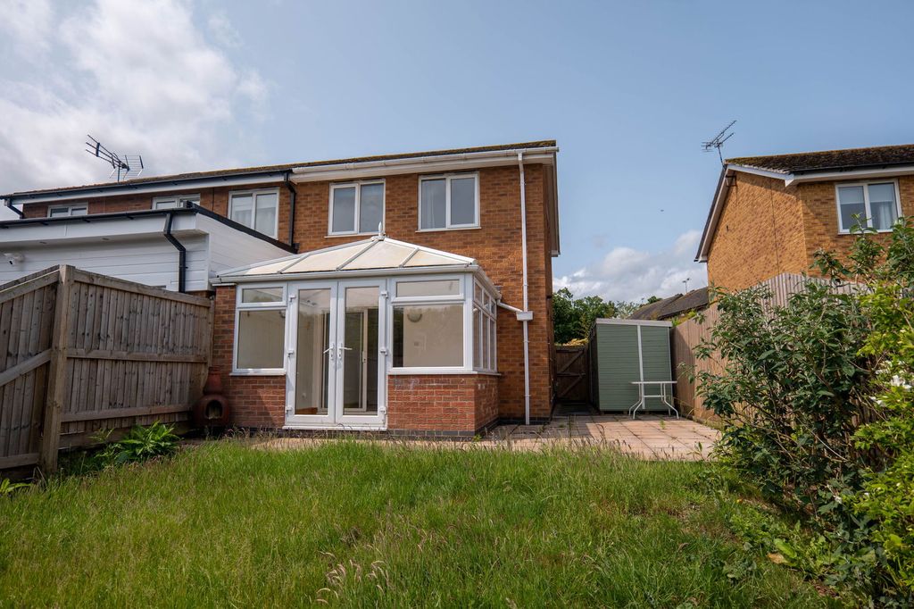 Property photo 2 of 32