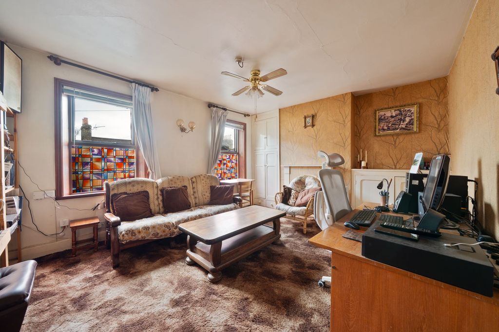 Property photo 3 of 20