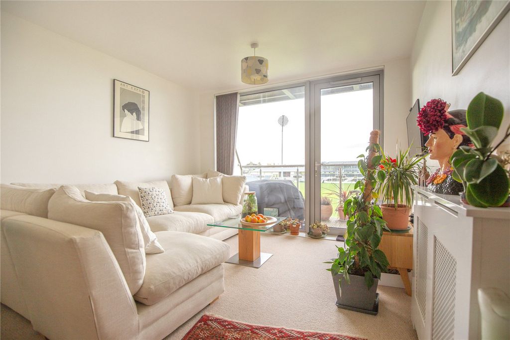 Property photo 3 of 14 Picture No. 32