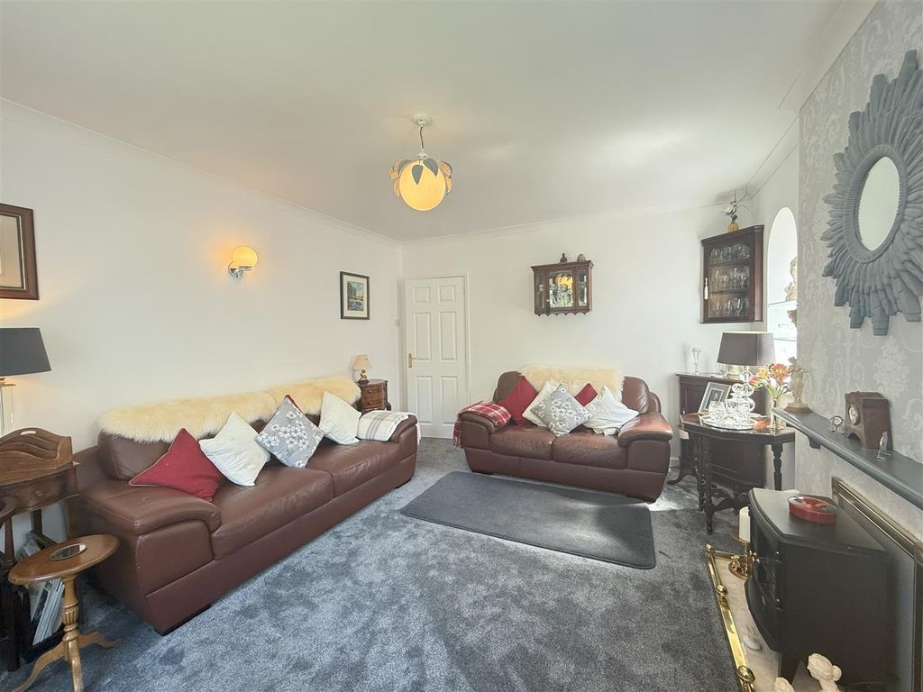 Property photo 3 of 19 Living Room