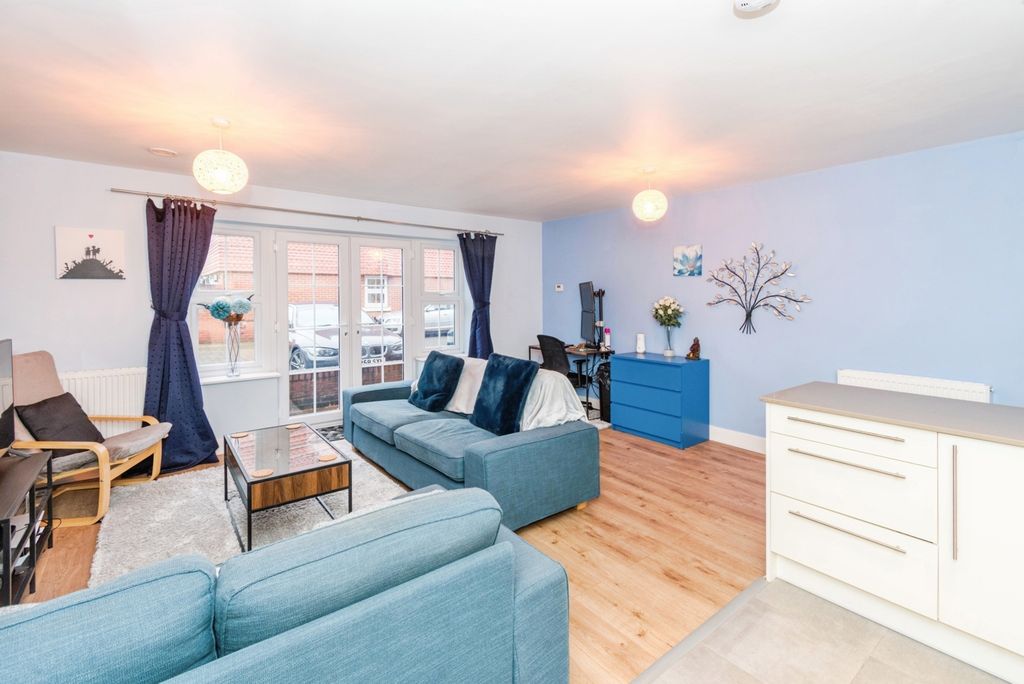 Property photo 3 of 14 Pbox-Img.Jpg