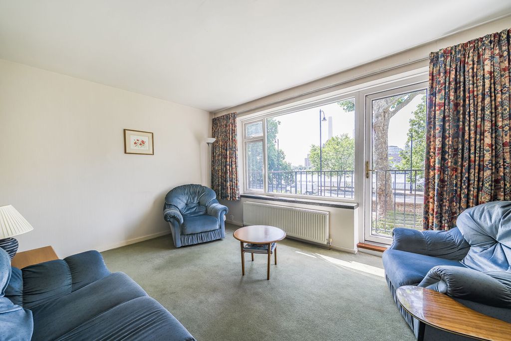 Property photo 3 of 18