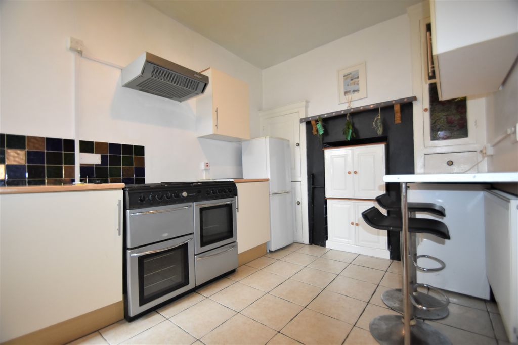 Property photo 2 of 10 Photo 02