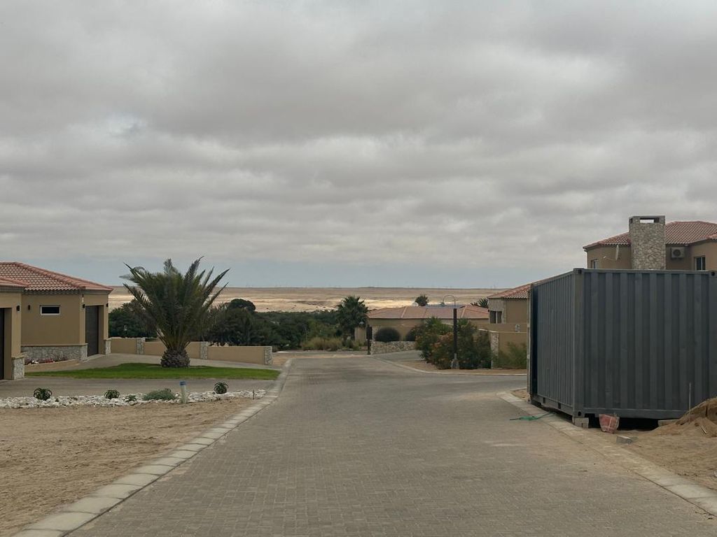 Property photo 1 of 3