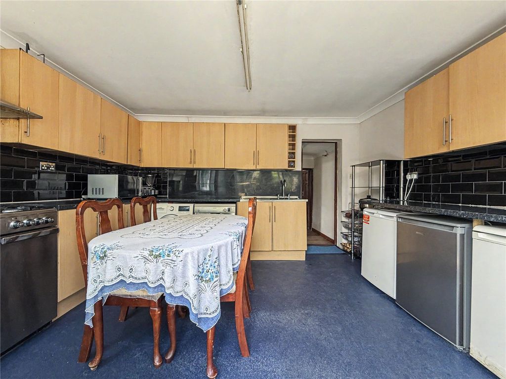 Property photo 3 of 27 Picture No. 16