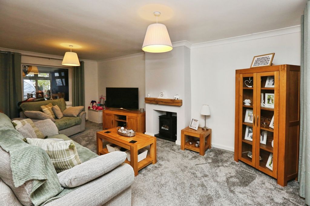 Property photo 2 of 17 Photo