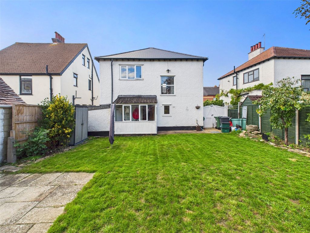 Property photo 2 of 23 Picture No. 32