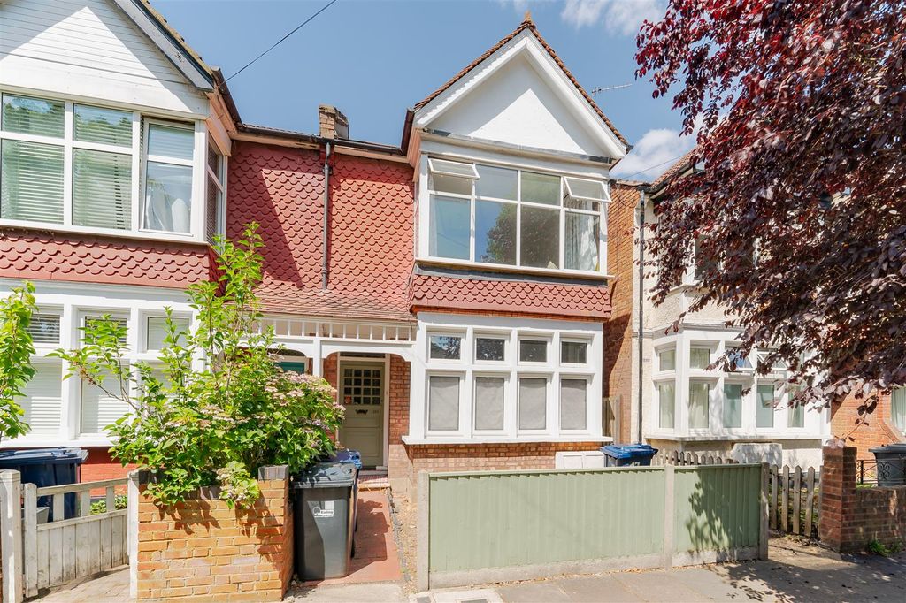 Property photo 1 of 8 17A Milton Road.Jpg