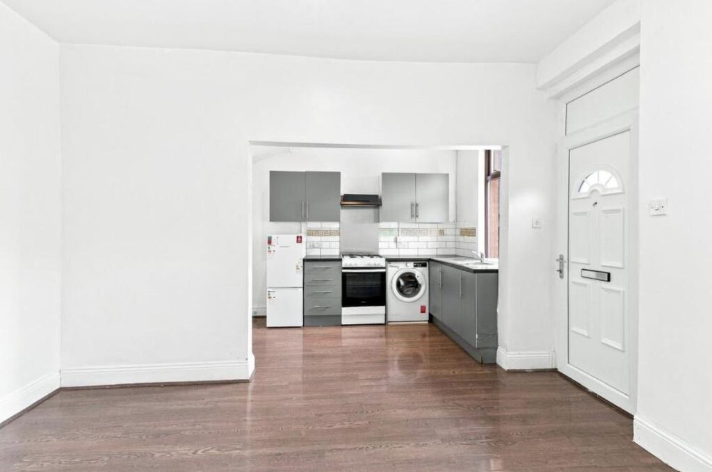 Property photo 3 of 9 Image
