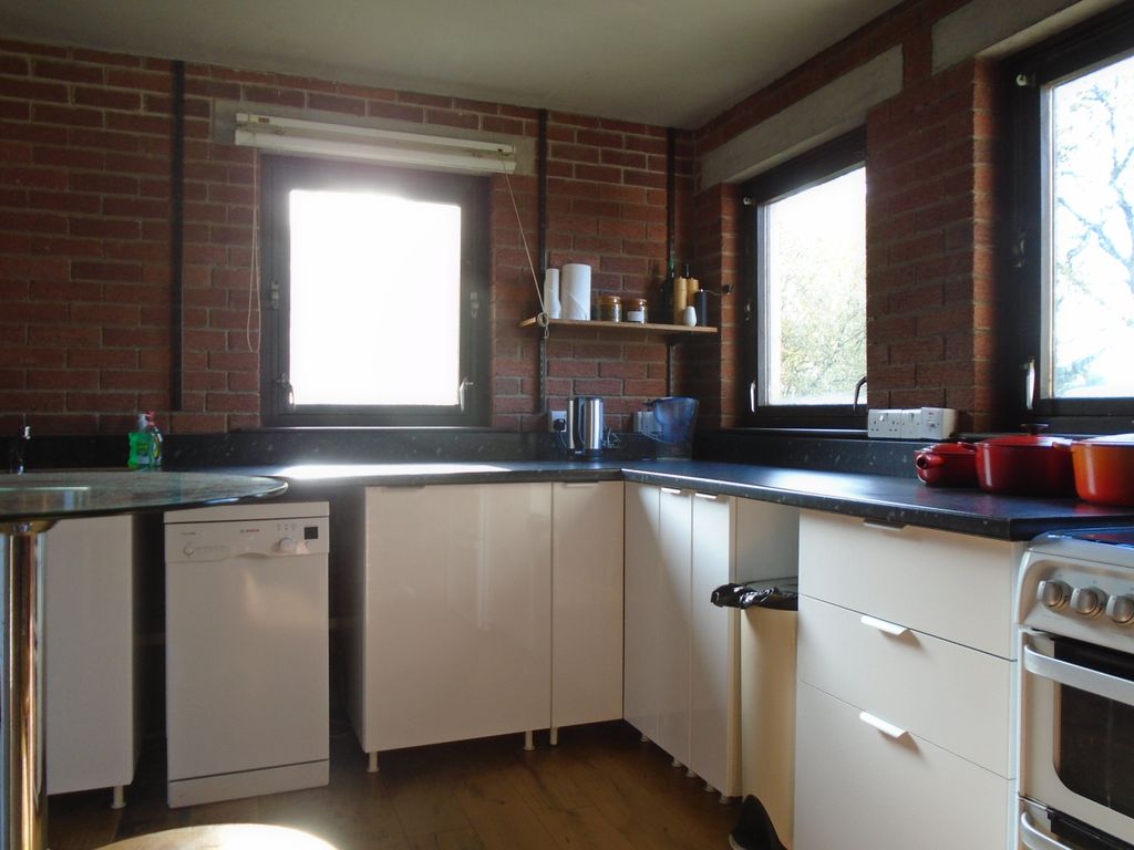 Property photo 2 of 27
