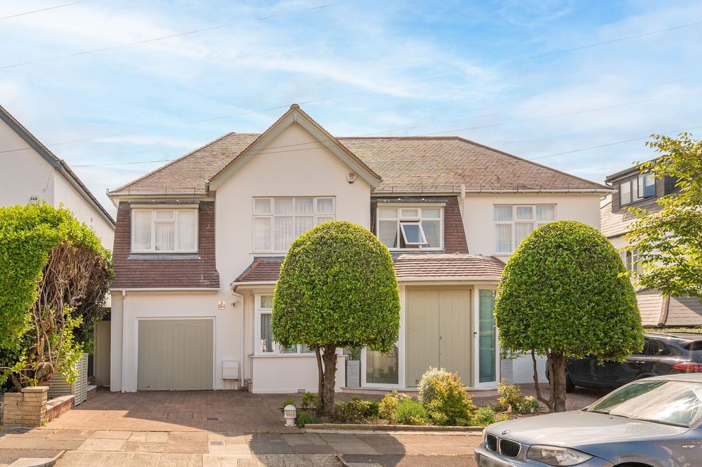 Property photo 1 of 30