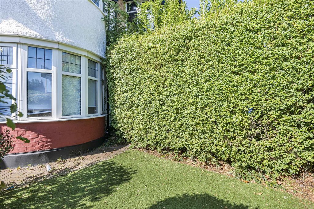 Property photo 2 of 27 17_62972.Jpg