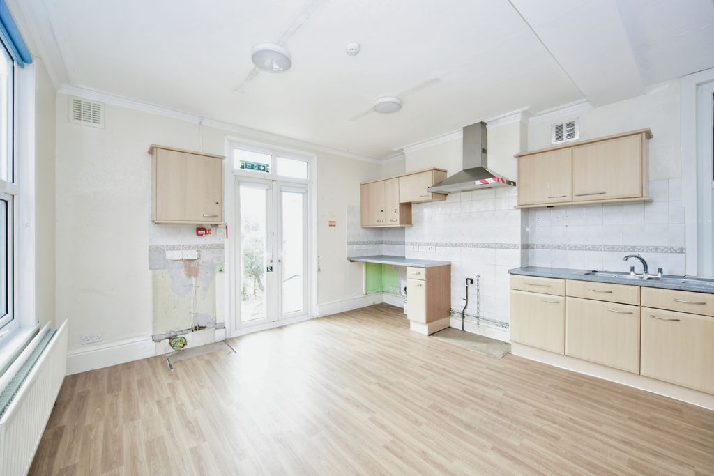Property photo 2 of 17 Kitchen