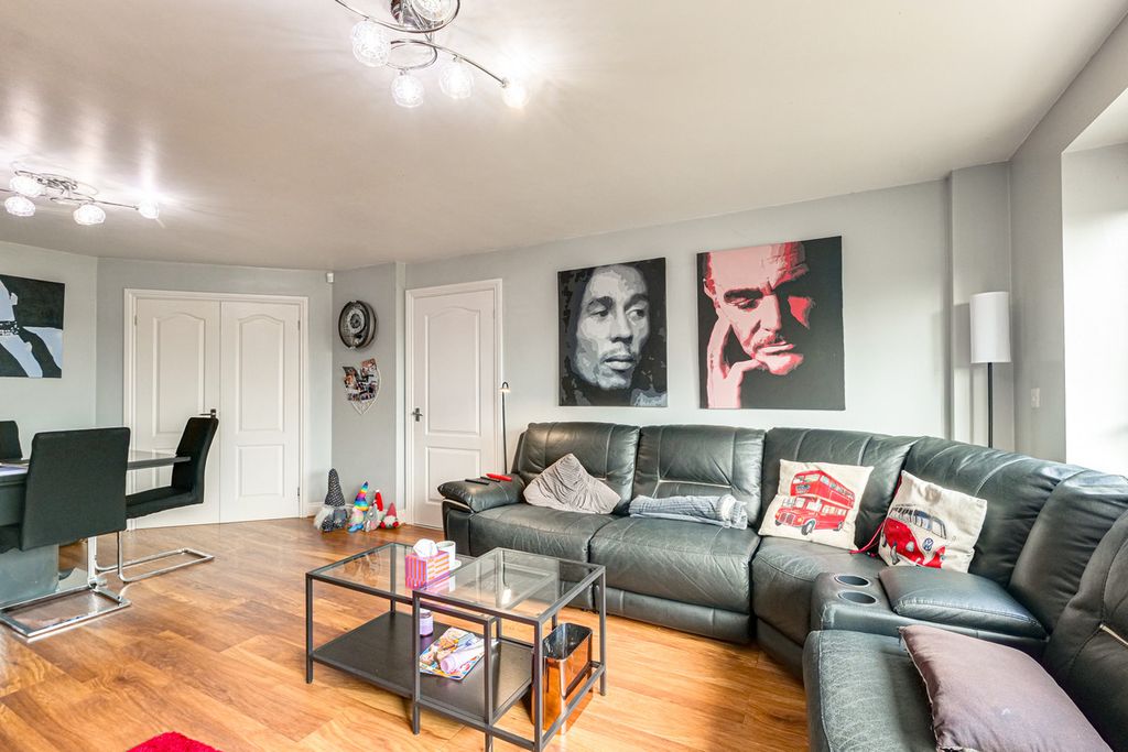 Property photo 3 of 33