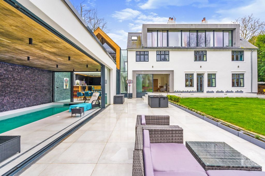 Property photo 1 of 15 Rear Garden
