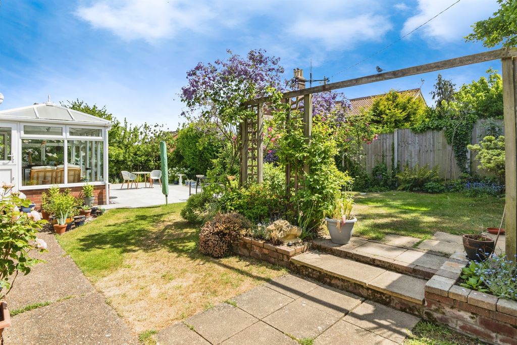 Property photo 3 of 26