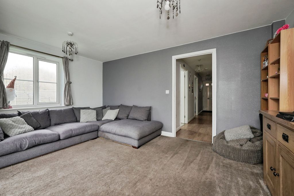 Property photo 3 of 17 Photo