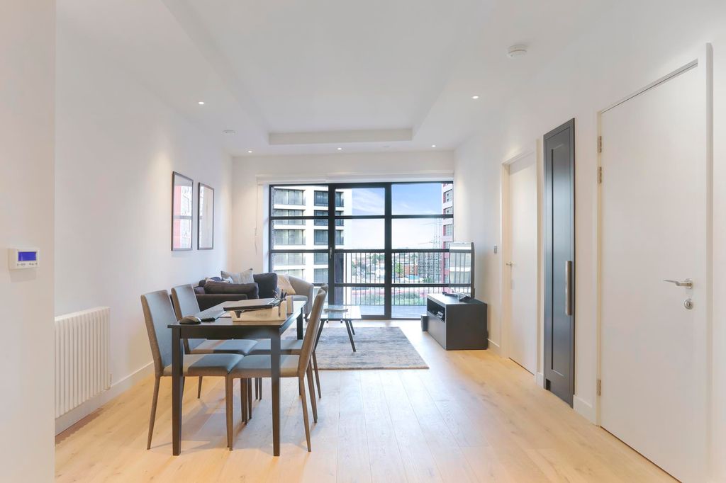 Property photo 2 of 12