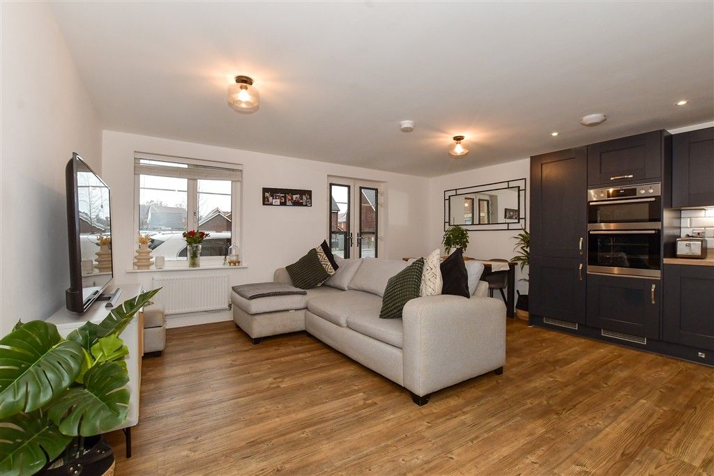 Property photo 2 of 11 Lounge/Kitchen