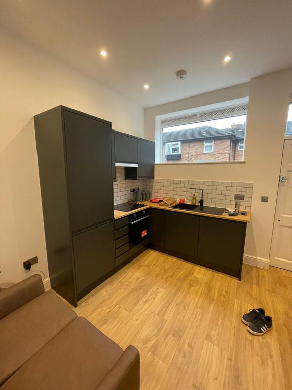 Property photo 1 of 6 1 Bed Flat To Rent Cardigan Street, Luton Lu1