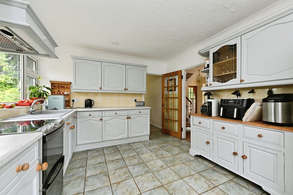 Property photo 3 of 17