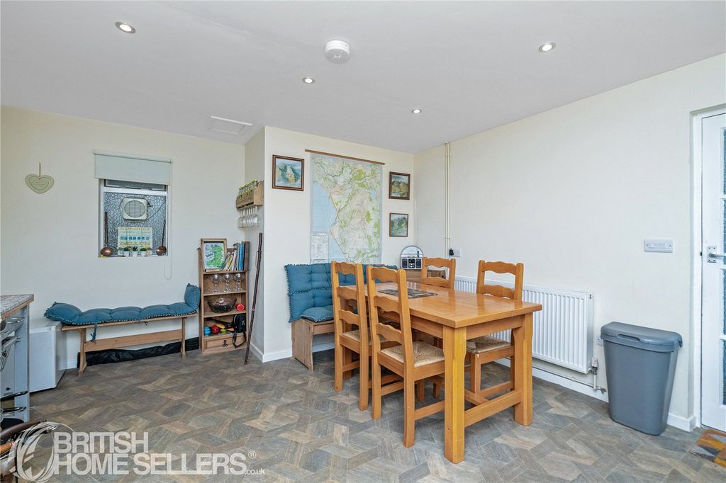 Property photo 2 of 20 Picture No. 10