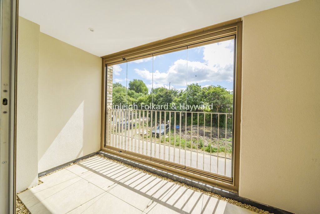 Property photo 3 of 9 E3918Dfd-776B-4131-9