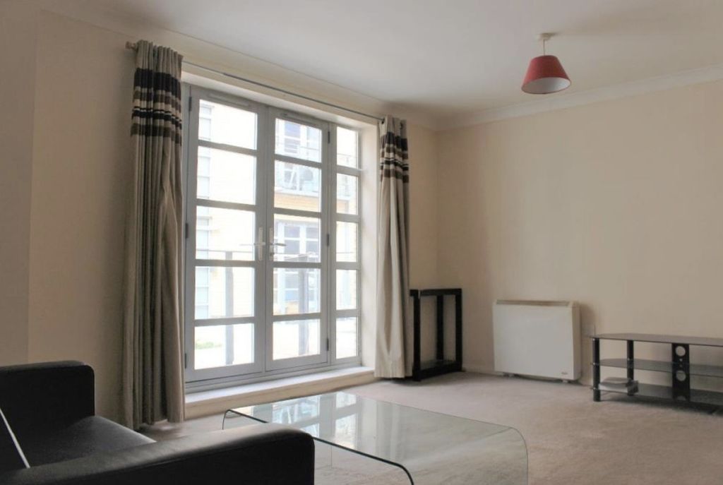 Property photo 1 of 2