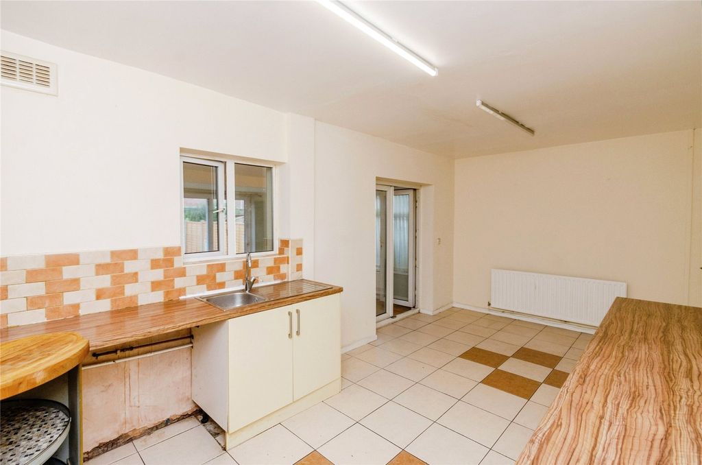 Property photo 3 of 17 Picture No. 16