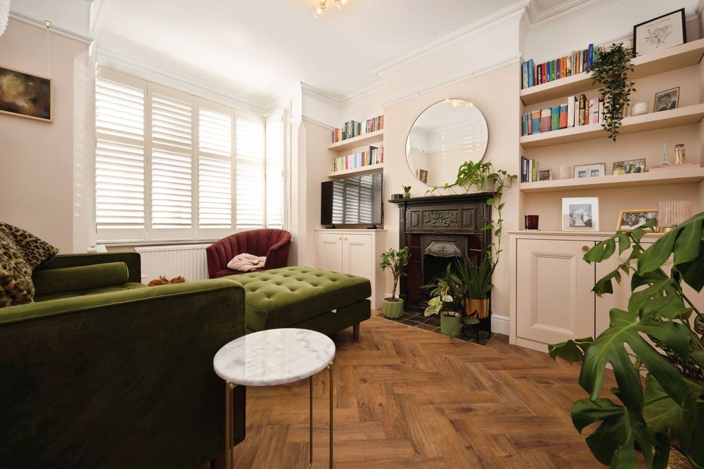 Property photo 2 of 20 Pbox-Img.Jpg
