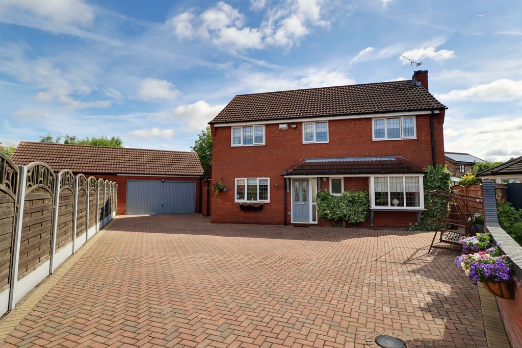 Property photo 1 of 31
