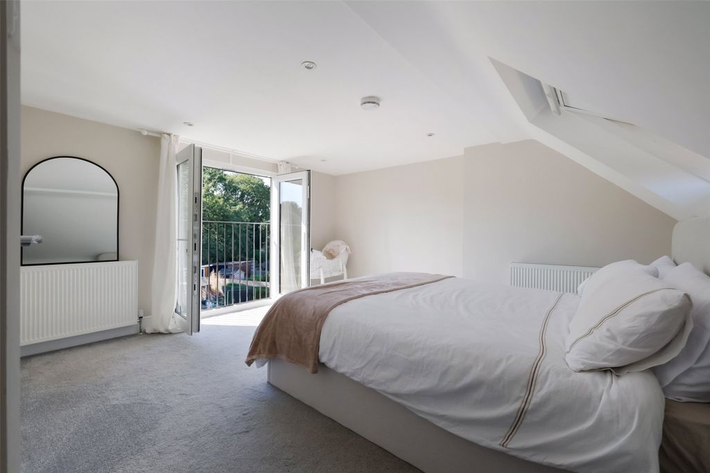 Property photo 2 of 12 Picture No. 07