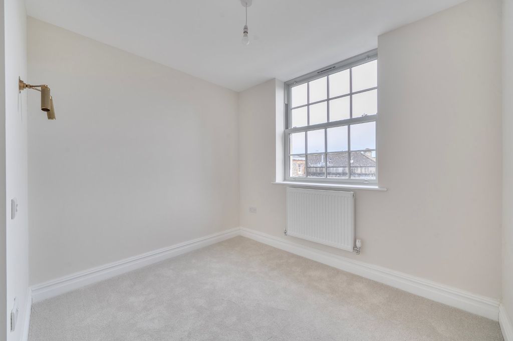 Property photo 3 of 8 Picture No. 02