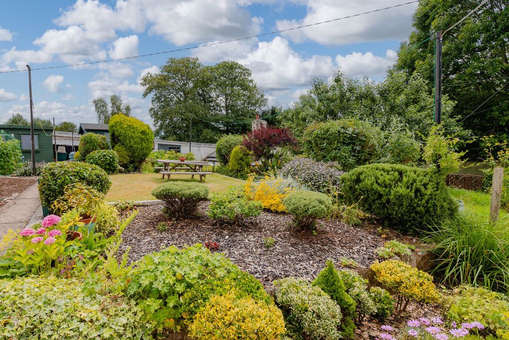 Property photo 3 of 22