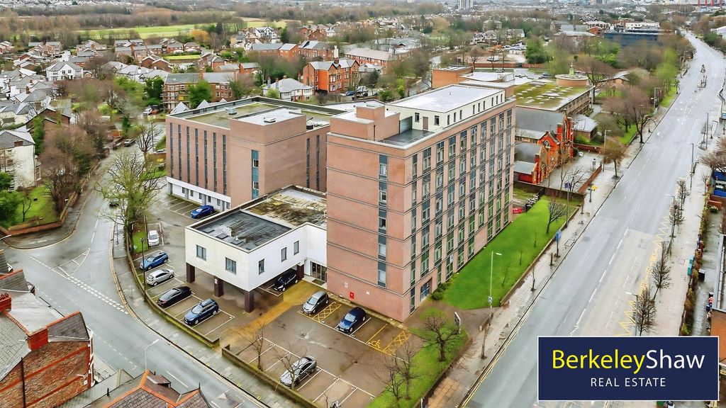 Property photo 1 of 14 External