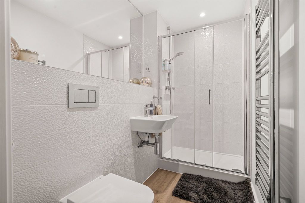 Additional image 7 of 2 bed flat for saleHornbeam Place, Arborfield Green, Reading, Berkshire RG2
