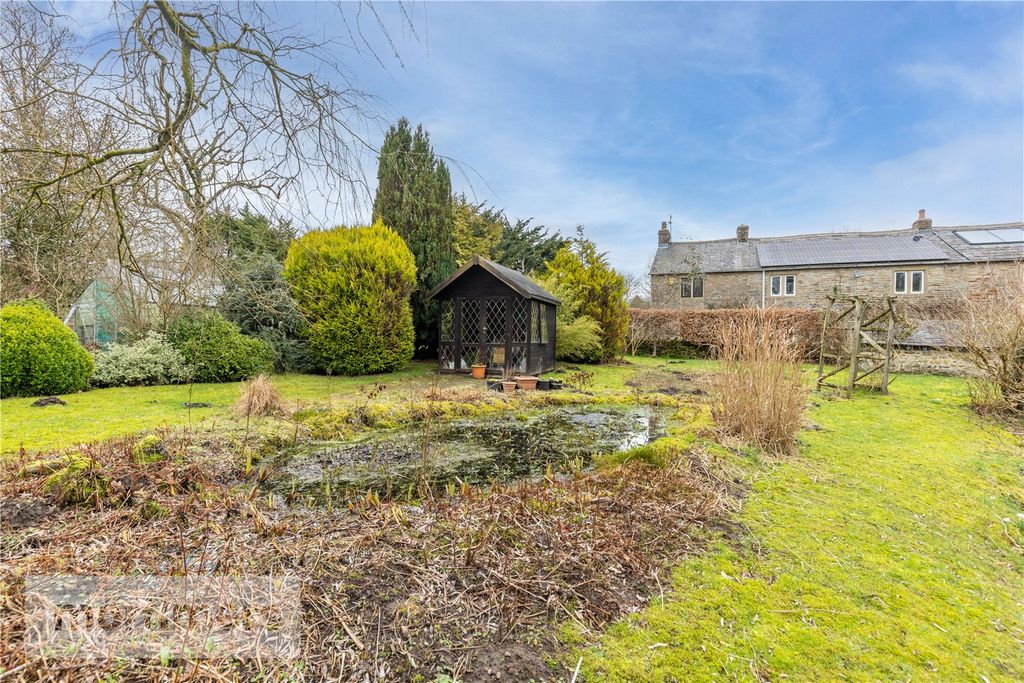 Property photo 3 of 25 Garden