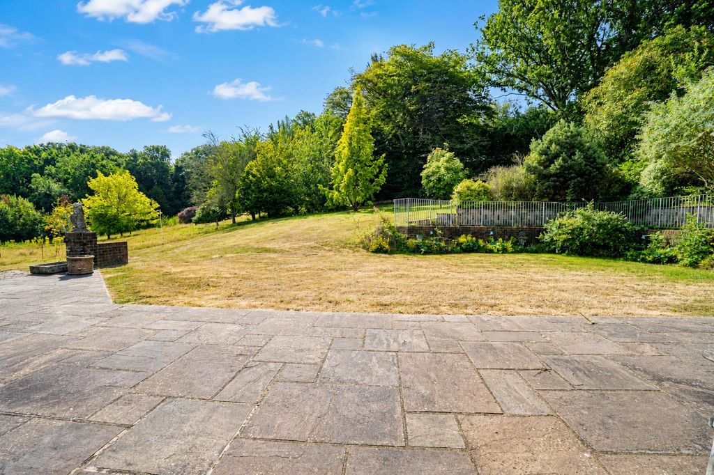 Property photo 2 of 46 A4Cbb993-84E3-4879-B5d2-68B3503A4d3E.Png