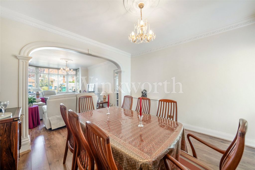 Property photo 3 of 13 Picture No. 18