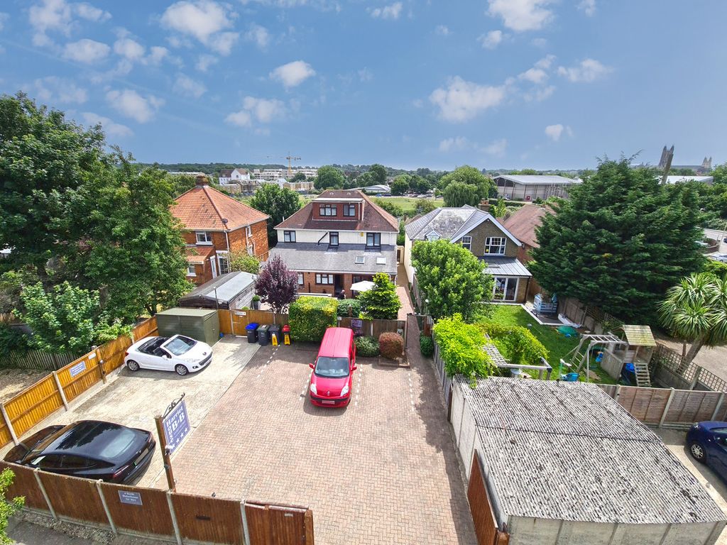 Property photo 3 of 33
